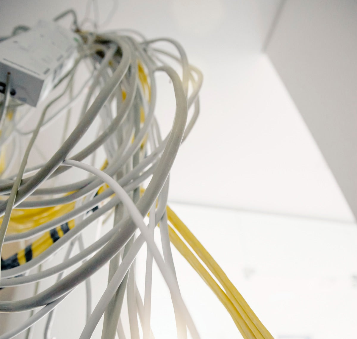 Top Cable Management Tips for Industrial and Office Settings